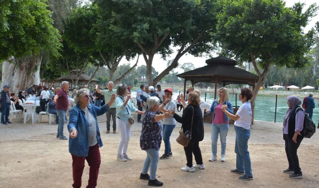 Mersin Büyükşehir Belediyesinin Emekli Evleri kapsamında düzenlenen gezilerle yaş almış