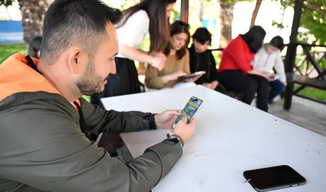 Mersin Büyükşehir Belediyesinin geliştirdiği ‘Çevresin’ mobil uygulaması, vatandaşların çevresel sorunları