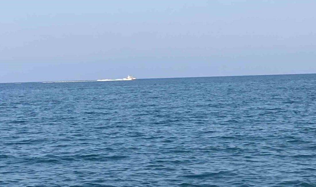 Mersin’in Silifke ilçesi açıklarında deniz yüzeyinde 2 erkek cesedi bulundu.