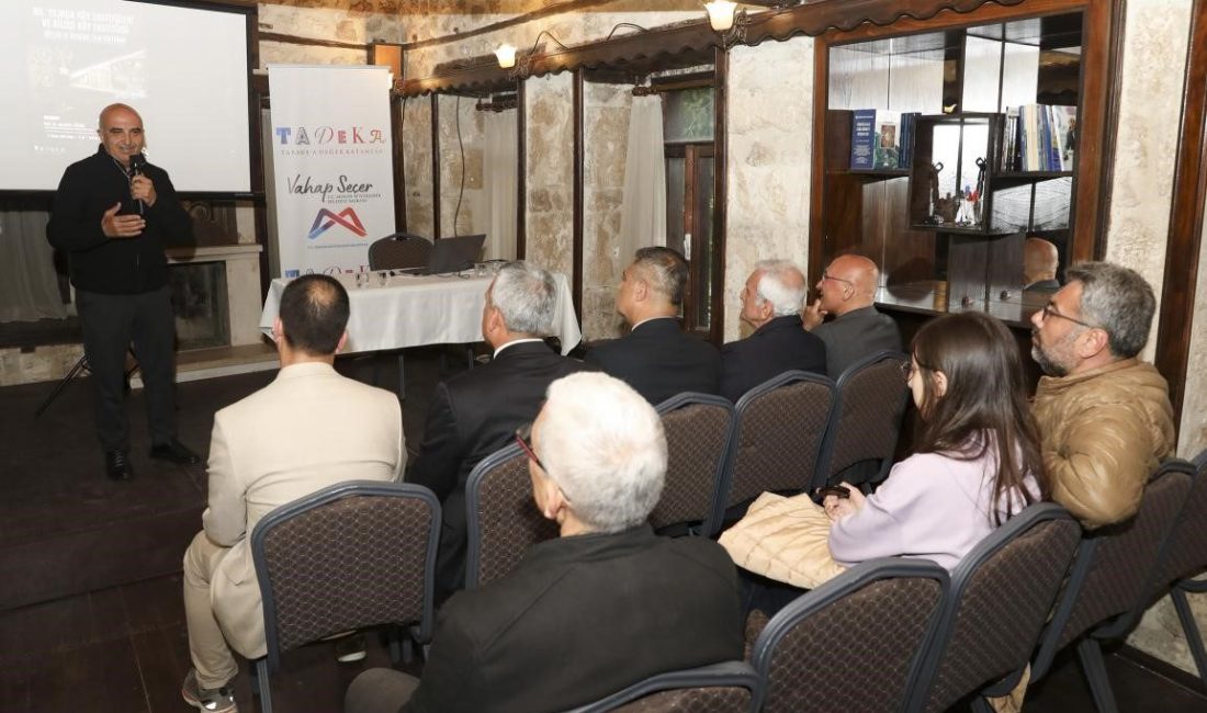 Mersin Büyükşehir Belediyesi öncülüğünde Tarsus’ta düzenlenen programda, Köy Enstitülerinin 85