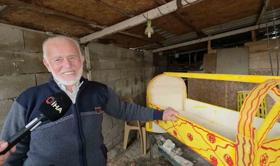 Hatay’da yaşayan 75 yaşındaki Ömer Solak, babasından öğrendiği tahta beşik
