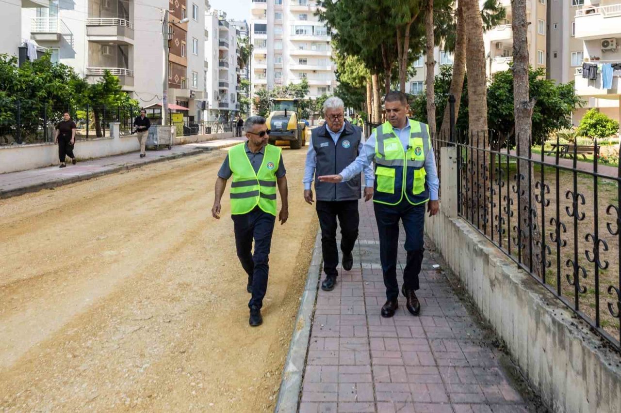 Mezitli Belediyesi, asfalt yenileme çalışmalarında altyapı sorunlarını öncelik alarak kot