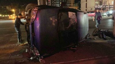 Mersin’in Erdemli ilçesinde kırmızı ışık ihlali yapan hafif ticari araç