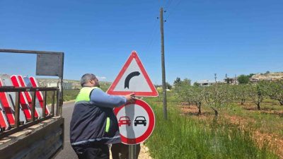 Şanlıurfa Büyükşehir Belediyesi, kırsal mahalleleri birbirine bağlayan grup yollarında yol