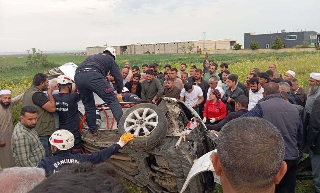 Şanlıurfa’da iki otomobilin çarpışması sonucu meydana gelen trafik kazasında 2