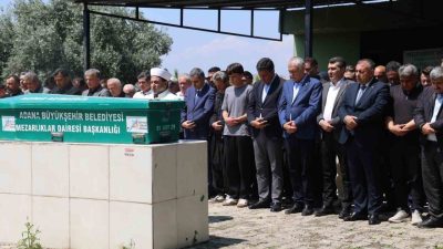 Adana’nın Kozan ilçesinde etkili olan sağanak yağışın ardından meydana gelen