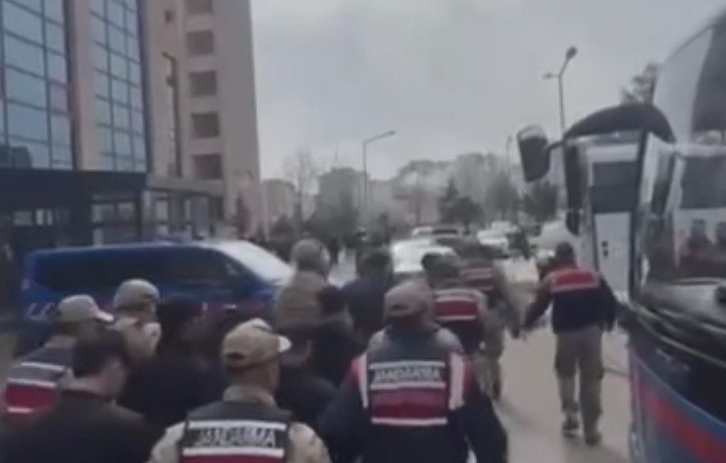 Şanlıurfa’nın Siverek ilçesinde sahte “askerliğe elverişli değildir” raporu düzenledikleri tespit