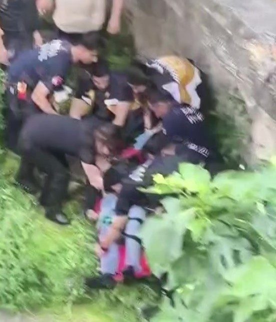 Adana’da sulama kanalına düşen bir kişi kaldırıldığı hastanede hayatını kaybetti.