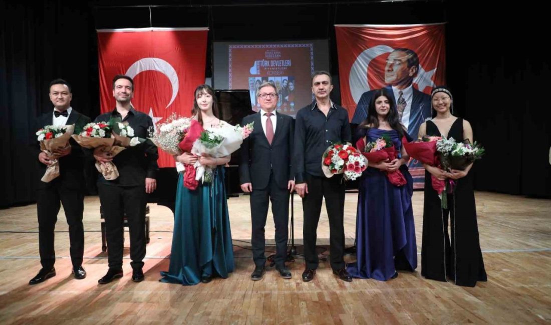 Antalya Büyükşehir Belediyesi İsmail Baha Sürelsan Konservatuvarınca düzenlenen “Türk Devletleri