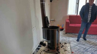 Adıyaman’da bir evde sobayı yakmak isterken meydana gelen patlama paniğe
