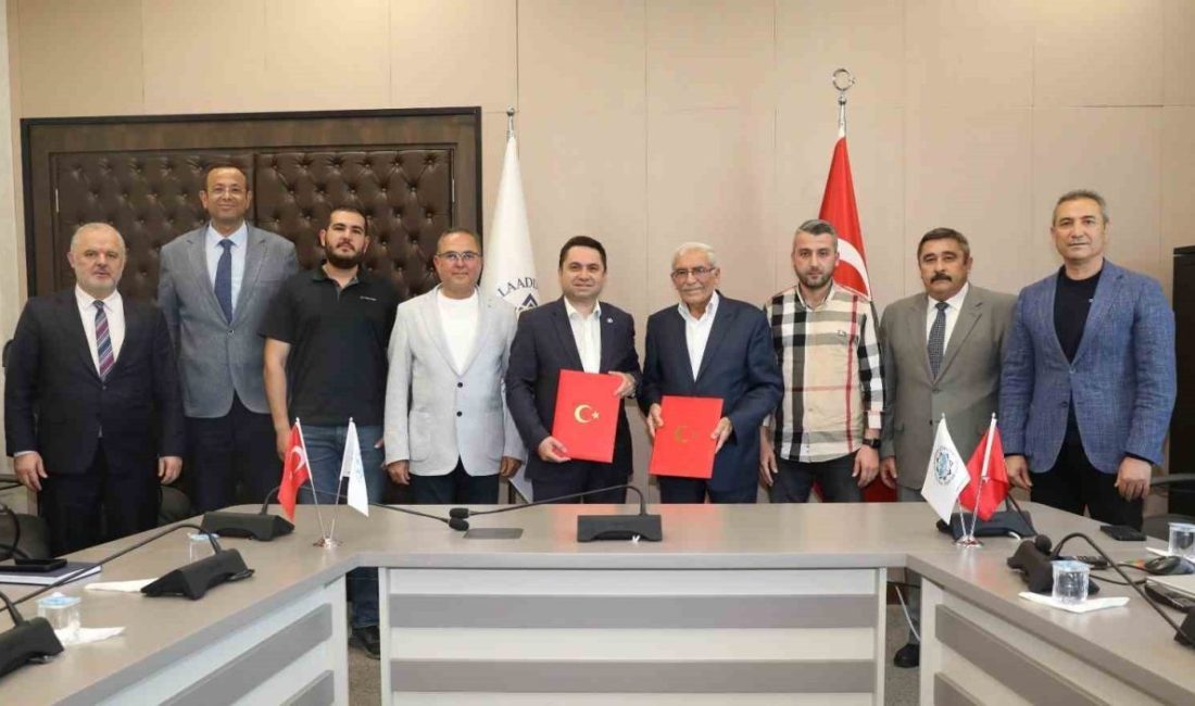 Alanyalı hayırsever Alirıza Bacaksız tarafından Alanya Alaaddin Keykubat Üniversitesi’ne (ALKÜ)