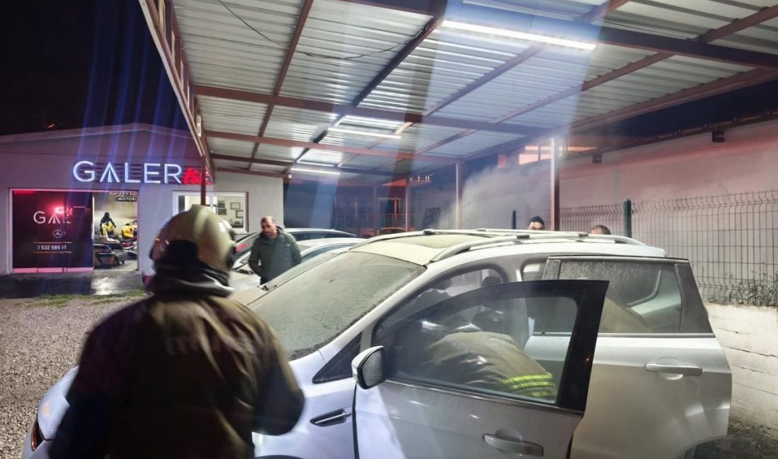 Arsuz’da araç yangını Hatay’da park halindeyken motor kısmı alevlere teslim olan otomobilde çıkan