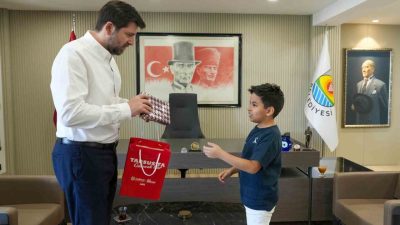 Uluslararası Fibonacci Matematik Olimpiyatlarında dünya birincisi olan Mustafa Deniz Biçer,