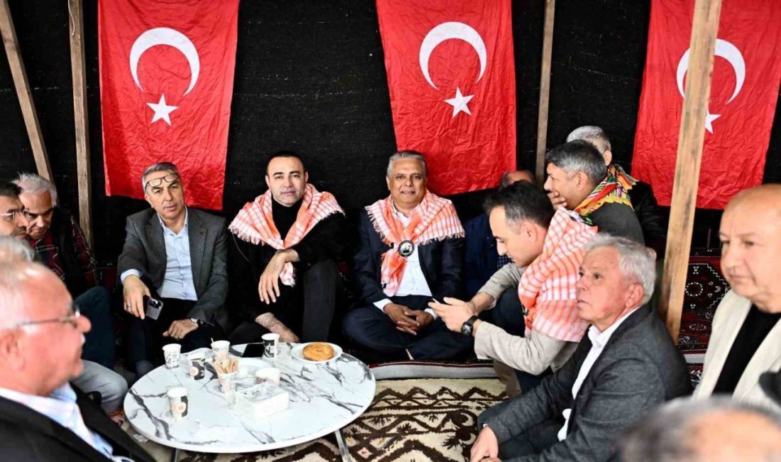 Muratpaşa Belediye Başkanı Ümit Uysal, Antalya Yörük Türkmen Derneği’nin düzenlediği