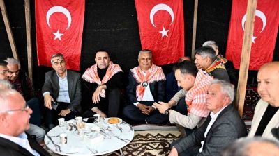 Muratpaşa Belediye Başkanı Ümit Uysal, Antalya Yörük Türkmen Derneği’nin düzenlediği