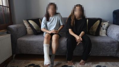 Hatay’ın Reyhanlı ilçesi markete giden iki kız kardeş, köpeklerin saldırısına