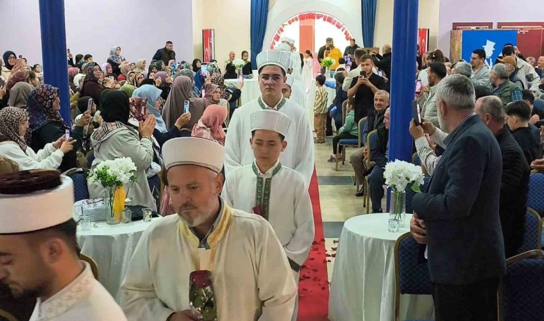 Mersin’in Anamur ilçesinde hafızlık eğitimini tamamlayan 15 öğrenci için düzenlenen