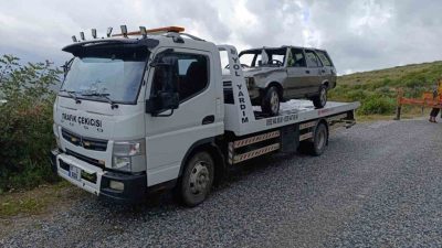 Antalya’nın Manavgat ilçesinde kontrolden çıkarak yaklaşık 40 metrelik şarampole uçan
