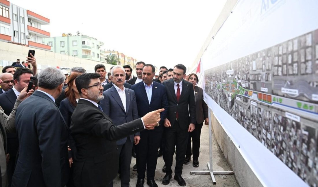 Mersin Limanı Kalkınma Yolu ile Avrupa’ya bağlanıyor Ulaştırma ve Altyapı Bakanı Abdulkadir Uraloğlu, Mersin’den başlayıp Gaziantep’e kadar