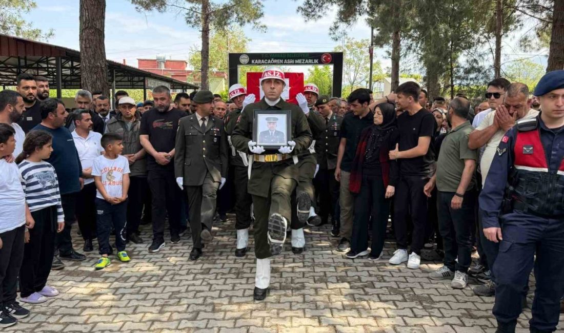 Türk Silahlı Kuvvetleri bünyesinde Hava Savunma Astsubay Kıdemli Başçavuş rütbesiyle
