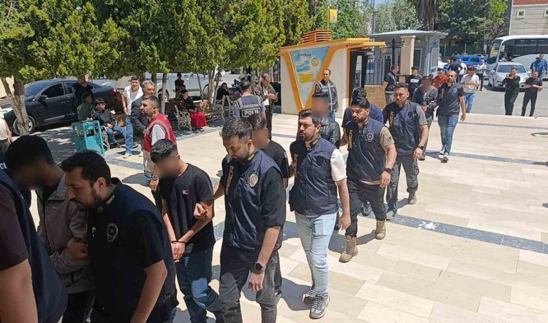Şanlıurfa merkezli 11 ilde düzenlenen siber dolandırıcılık operasyonunda gözaltına alınan
