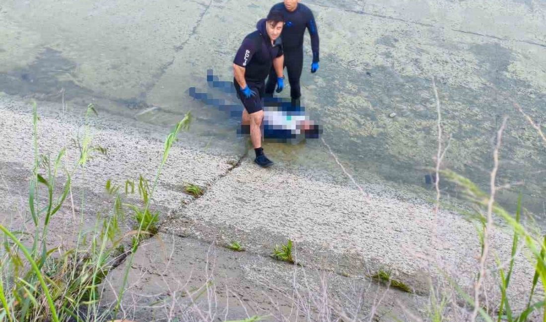 Adana’da arkadaşıyla birlikte sulama kanalı kenarında otururken dengesini kaybederek suya
