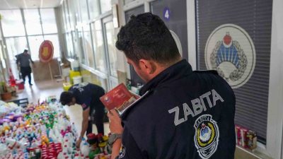 Mersin’in Tarsus ilçesinde zabıta ekiplerince gerçekleştirilen denetimlerde, son kullanma tarihi