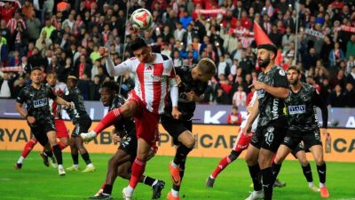 Trendyol Süper Lig’in 32. haftasında Antalyaspor, sahasında Corendon Alanyaspor ile